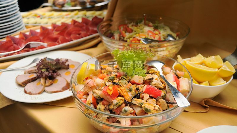 餐饮供应链厂家批发价格，如何精准把握？**